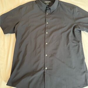 Mizzen+Main Black Leeward Short Sleeve NWOT